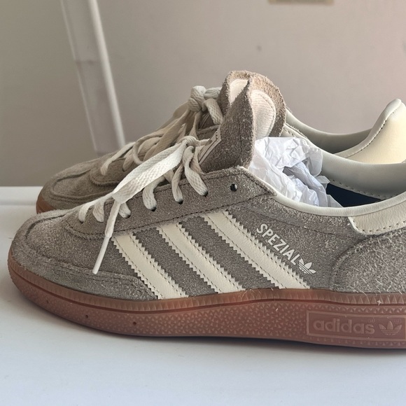 adidas Originals Handball Spezial sneakers in gray and white - Picture 5 of 11